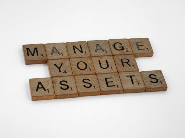 Diversified Financial Group reviewing an asset protection plan with clients